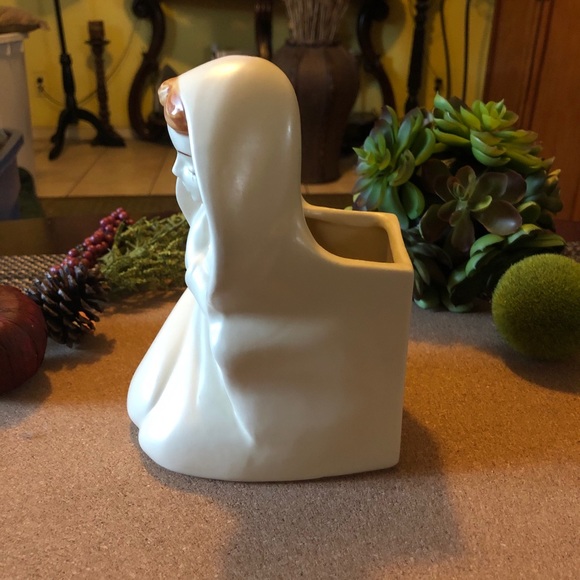 Mid Century Virgin Mary Madonna Hull Vase Planter - Picture 2 of 7